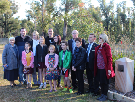 Governor General David Hurley and Mrs Hurley with Blue Mountains families 