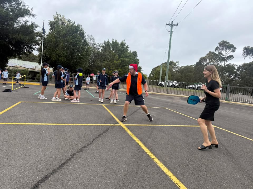 459854762807679_1478493420943803-1